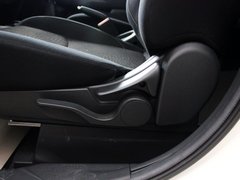 2013款 1.6 手动 两驱标准 5座