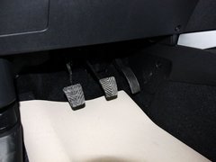 2013款 1.6 手动 两驱标准 5座