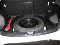 2013款 1.6 手动 两驱标准 5座