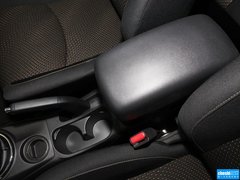 2013款 1.6 手动 两驱标准 5座