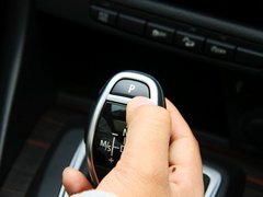 宝马X1 2013款 sDrive18i 2.0L 运动设计套装 5座