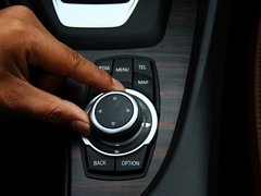 宝马X1 2013款 sDrive18i 2.0L 运动设计套装 5座