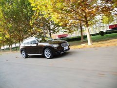宝马X1 2013款 sDrive18i 2.0L 运动设计套装 5座