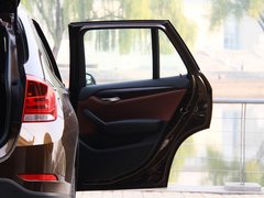 宝马X1 2013款 sDrive18i 2.0L 运动设计套装 5座