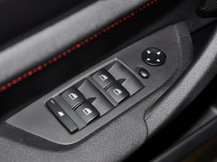 宝马X1 2013款 sDrive20i 2.0T 运动设计套装 5座