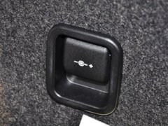 2013款 sDrive20i 2.0T 运动设计套装 5座