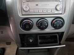 2005款 三厢 1.6 手动 豪华型