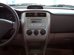 2005款 三厢 1.6 手动 豪华型