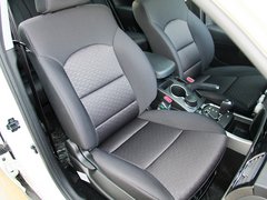 双龙汽车  柯兰多 2.0L AT 副驾驶席座椅45度特写