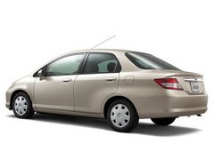 2004款 1.3L 手动 三厢