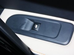 2013款 2.3L 自动 罗兰•加洛斯版