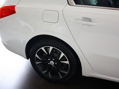 2013款 2.3L 自动 罗兰•加洛斯版