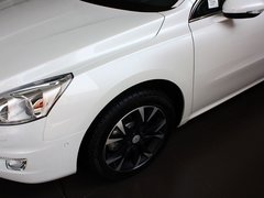 2013款 2.3L 自动 罗兰•加洛斯版