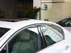 2013款 2.3L 自动 罗兰•加洛斯版