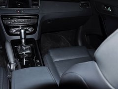 2013款 2.3L 自动 罗兰•加洛斯版