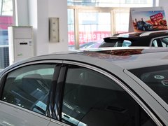 2013款 2.3L 自动 罗兰•加洛斯版