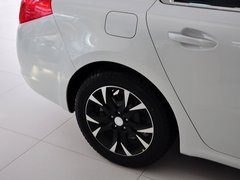 2013款 2.3L 自动 罗兰•加洛斯版