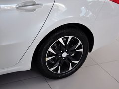 2013款 2.3L 自动 罗兰•加洛斯版