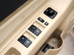 2012款 两厢 1.5L 自动 乐尚版