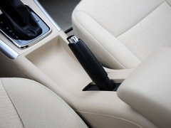 2012款 两厢 1.5L 自动 乐尚版