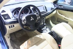 2013款 1.8 CVT 经典黑白版