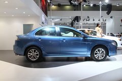 2013款 1.8 CVT 经典黑白版
