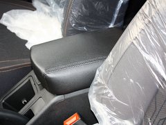 2013款 2.0T 手动 两驱创行版 5座