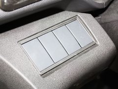 2013款 2.0T 手动 两驱创行版 5座