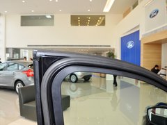 2013款 2.0T 自动 四驱尊贵型 5座