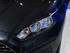 2013款 三厢 1.5L 自动 旗舰型