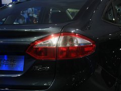 2013款 三厢 1.5L 自动 旗舰型