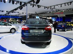2013款 三厢 1.5L 自动 旗舰型