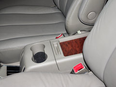 2013款 2.4L 手动 尊贵型 7座