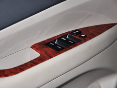 2013款 2.4L 手动 尊贵型 7座