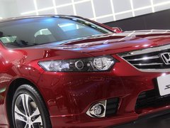 2013款 2.0L 自动 豪华版