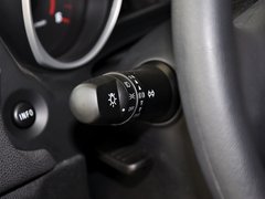 2013款 2.0 手动 两驱舒适版 5座