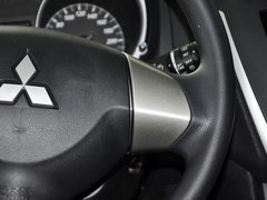 2013款 2.0 手动 两驱舒适版 5座