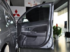 2013款 2.0 CVT 四驱尊贵版 5座