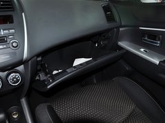 2013款 2.0 CVT 四驱尊贵版 5座