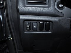2013款 2.0 CVT 四驱尊贵版 5座