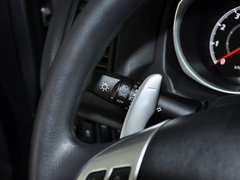 2013款 2.0 CVT 四驱尊贵版 5座