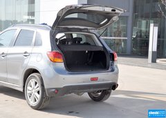 2013款 2.0 CVT 四驱尊贵版 5座