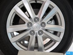 2013款 2.0 CVT 四驱尊贵版 5座