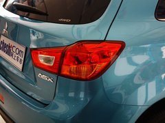2013款 2.0 CVT 四驱旗舰版 5座