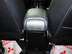 2013款 2.0 CVT 四驱旗舰版 5座
