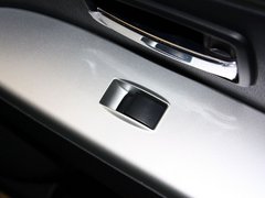 2013款 2.0 CVT 四驱旗舰版 5座