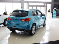 2013款 2.0 CVT 四驱旗舰版 5座