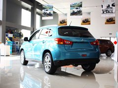 2013款 2.0 CVT 四驱旗舰版 5座