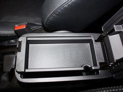 2013款 2.0 CVT 四驱旗舰版 5座
