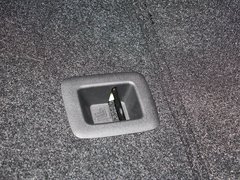 2013款 2.0 CVT 四驱旗舰版 5座